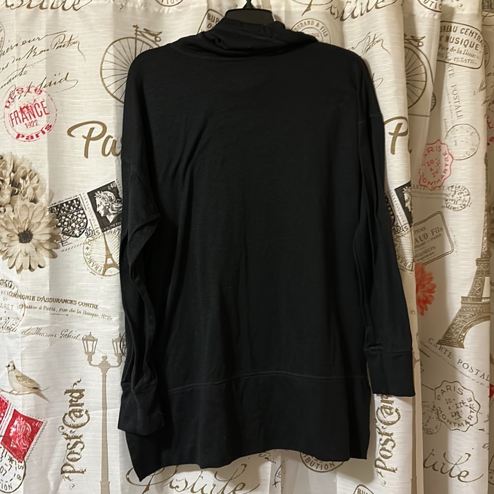 Ladies top - Picture 4 of 4